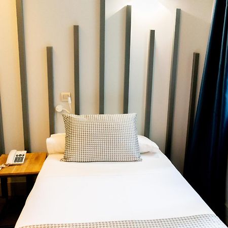 Hostal Carmen-Gran Via Madrid Extérieur photo
