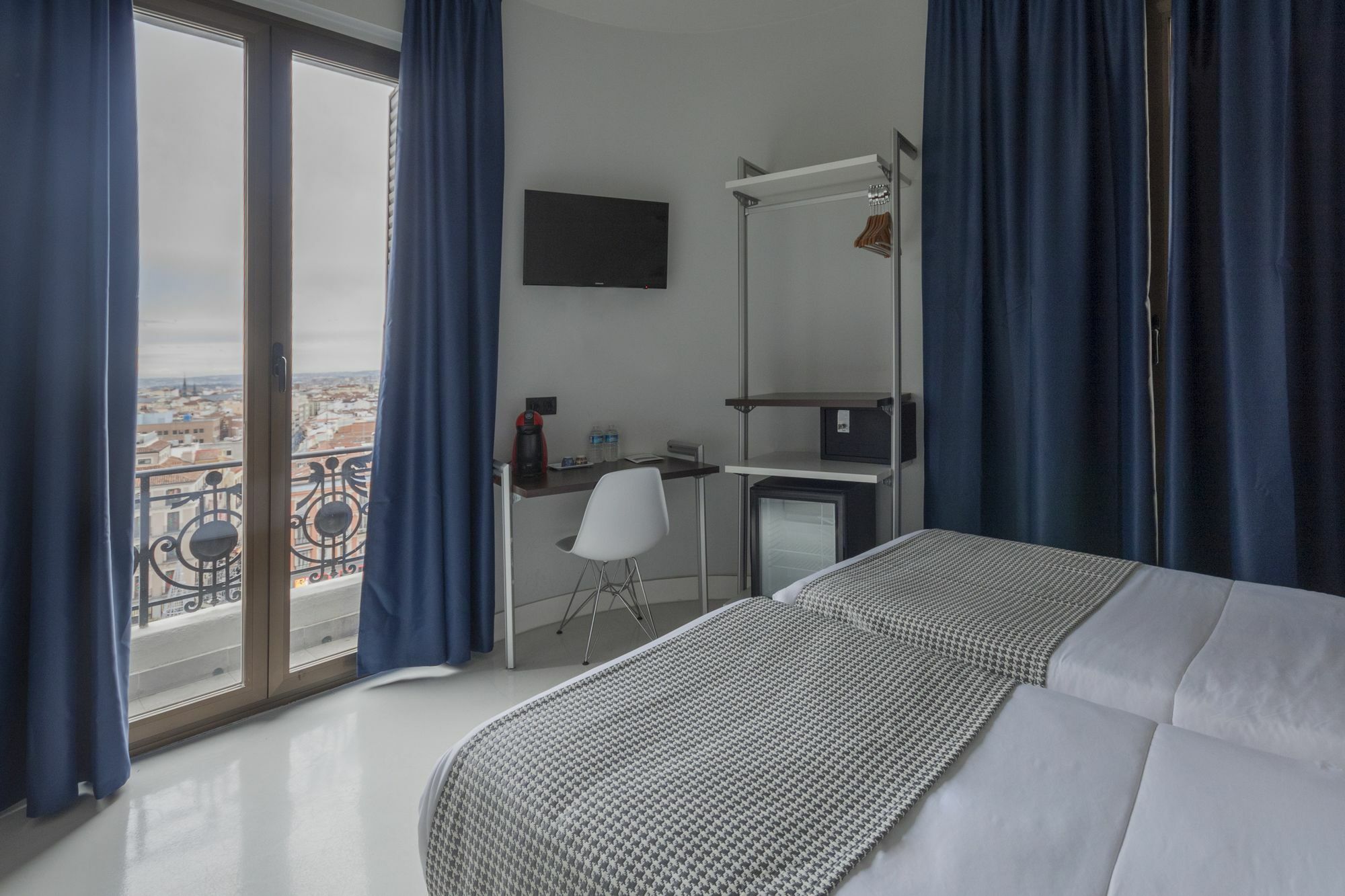 Hostal Carmen-Gran Via Madrid Extérieur photo